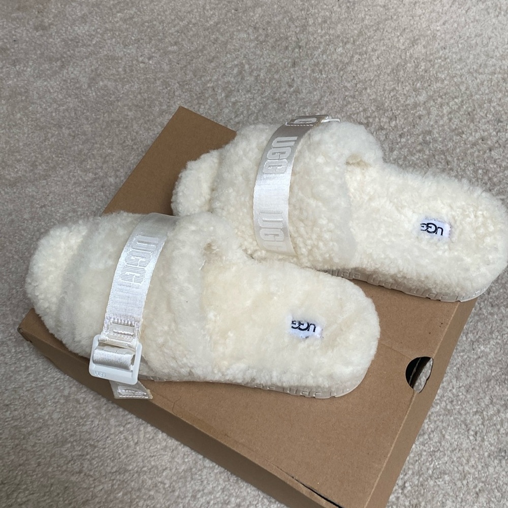 UGG size 8 white slides brand new with tags still on
